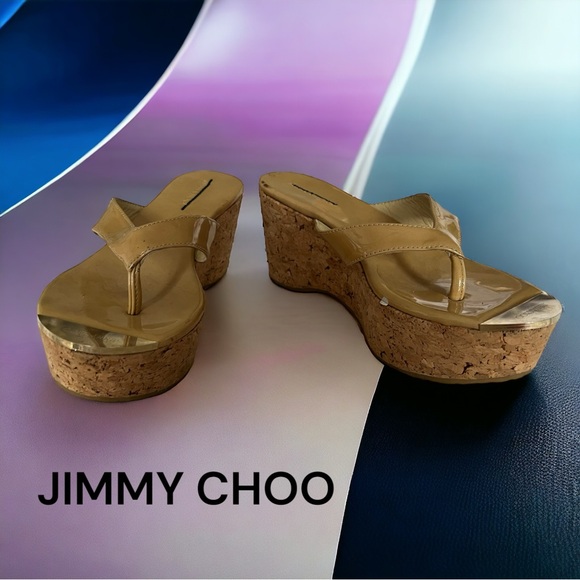 JIMMY CHOO BEIGE PATENT LEATHER THONG SHOES WEDGE 7.5 - Picture 1 of 10